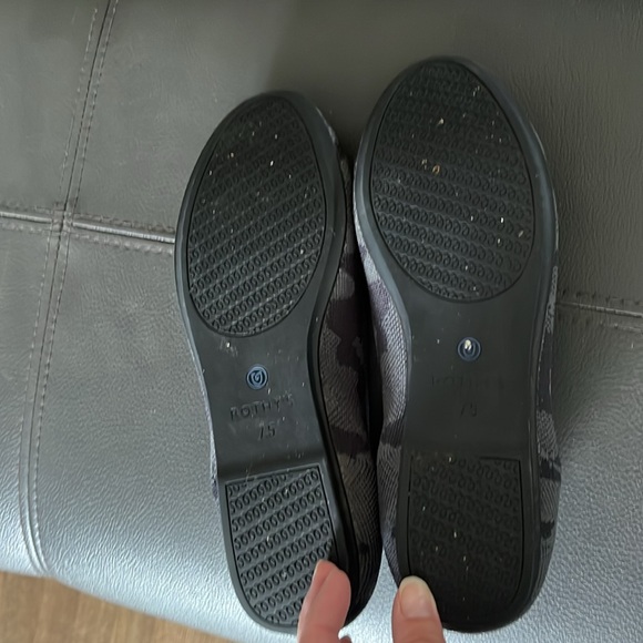 Rothys The Loafers Dark Gray Camo Luxury Flats Loafers - Picture 5 of 9